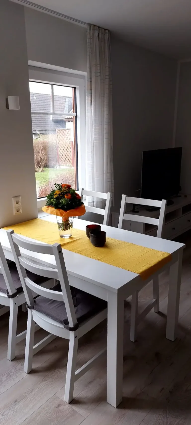 Esstisch in der Küche der Ferienwohnung